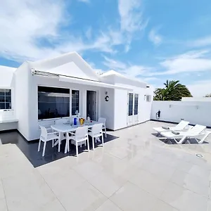 Apartment Luxury Coral First Line Of The Sea, Playa Honda (Lanzarote)